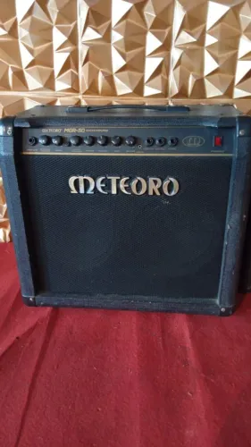 Guitarra Shelter e meteoro mgr 50