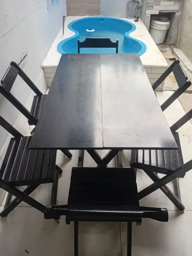 Mesa com 6 cadeiras 