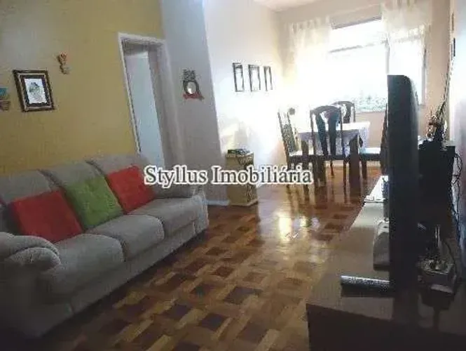 Apartamento Espaçoso com 2 Quartos e 2 Banheiros no Méier! RO01X