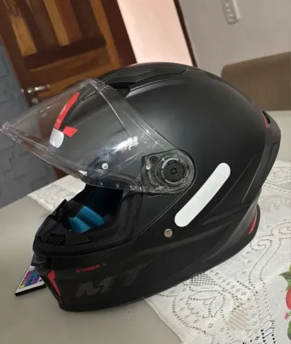 Vende-se capacete fechado tamanho 58