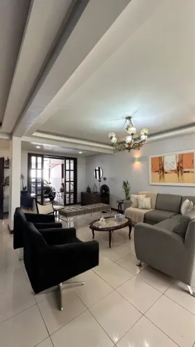 Casa em Alameda, 276m2, 3 suítes e 5 vagas