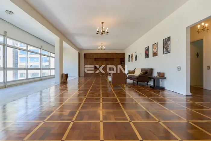 Apartamento de 399 m² no Centro de Curitiba | Arquitetura, História e Elegância