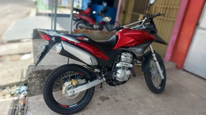 VENDO ESSA MOTO XRE ANO 2011 SELADA E QUITADA