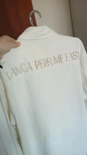 Camisa off white Lança Perfume