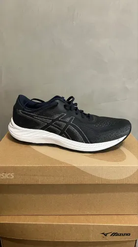 Tênis Asics - novo 42
