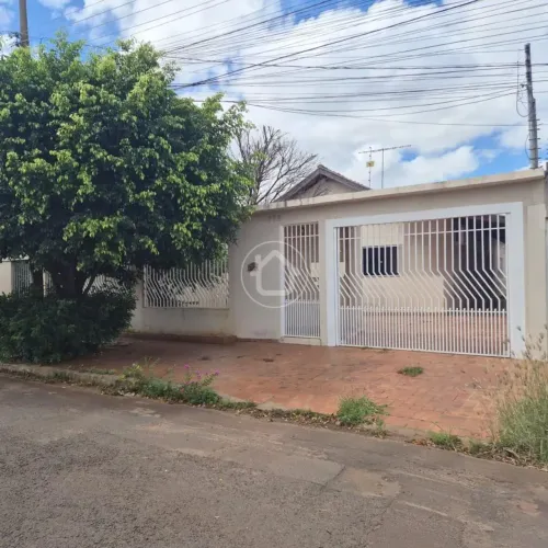CASA COM 3 QUARTOS - TAVEIRÓPOLIS