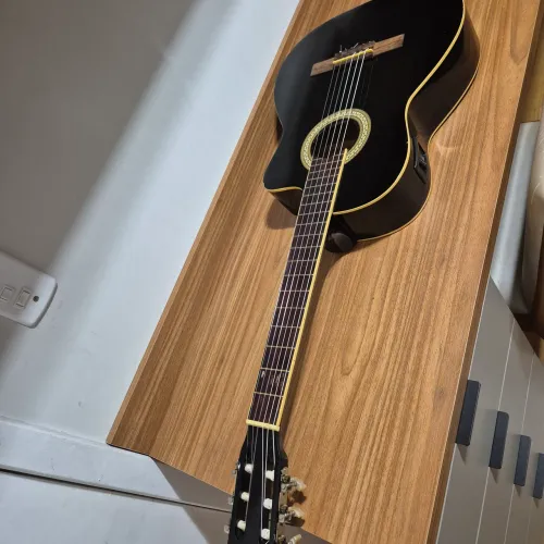 Violão acústico