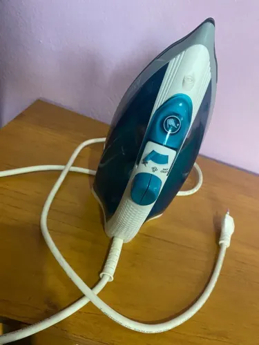 Ferro de passar roupa à venda