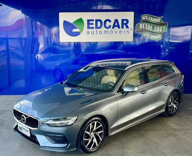 Volvo V60 T-5 Momentum 2.0 245cv 5P 2019