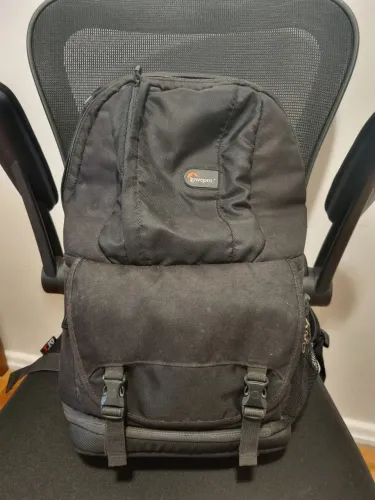 Mochila Lowepro fastpack para câmera