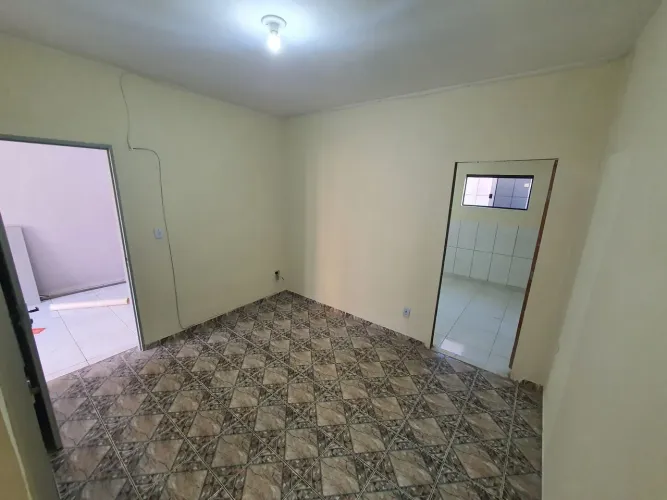 CASA 1 Quarto na 31 do Gama OESTE com GARAGEM