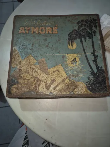 Lata biscoito decorativa aymores vintage ? colecionador