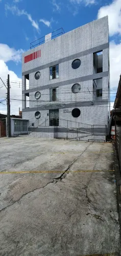 Residencial Via Parque, apto 2 quartos sendo 1 suíte, R$1.500