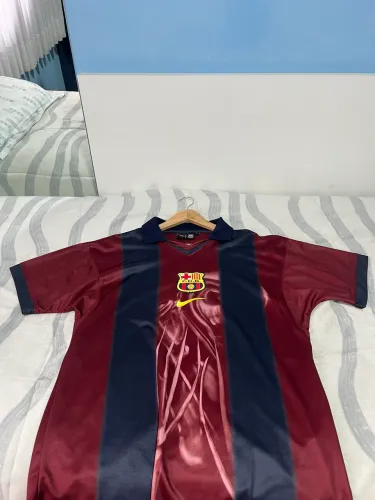 Camisa Barcelona parceria com travis scott