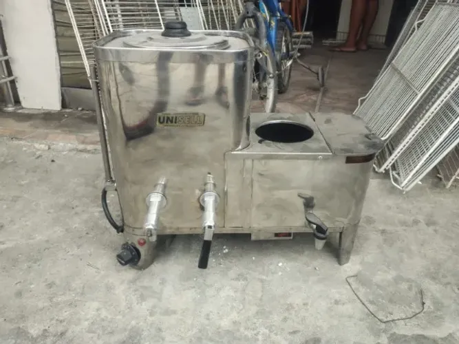 Cafeteira com repartimento pra leite 127v