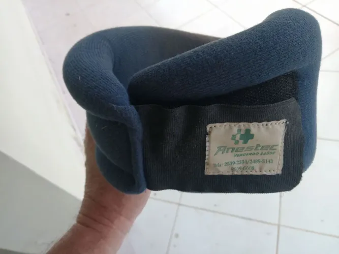 Colar Cervical Ortopédico para Pescoço.