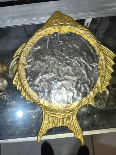 Lindo peixe com detalhes em acrílico em bronze