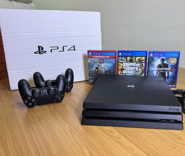 PS4 Pro 1TB + 2 Controles + 3 Jogos + Caixa