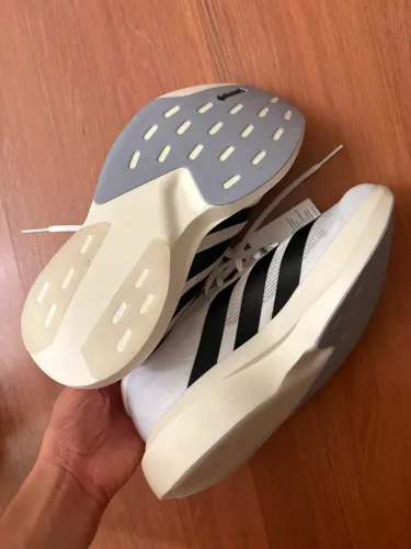 Adizero Branco Nunca Usado