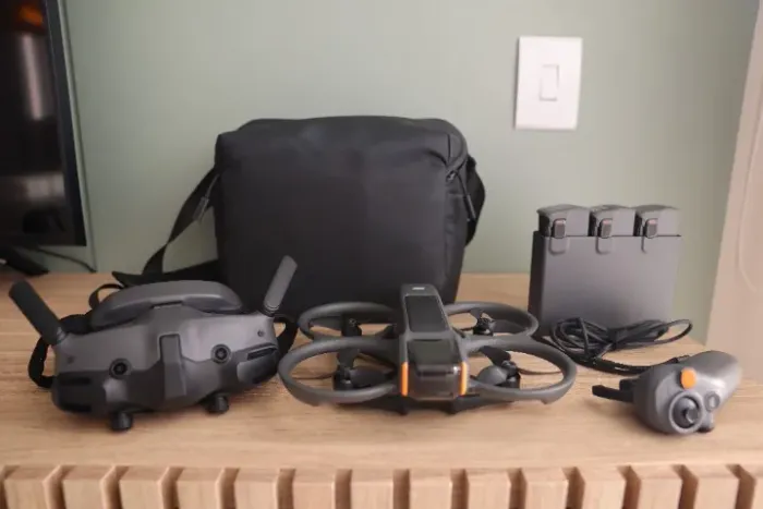 Dji Avata 2 - Fly More Combo, Dji Rc Motion 3, Dji Goggles 3 - COM CAIXA