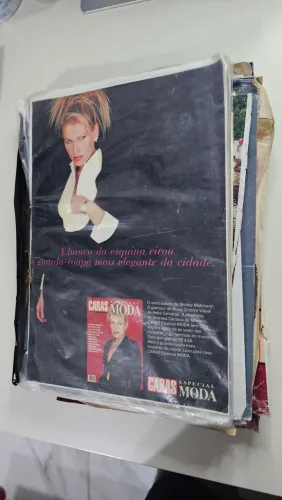 Pasta de material da Xuxa + poster de banca