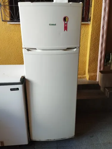 Geladeira Consul 220,00 ( leia o anúncio)
