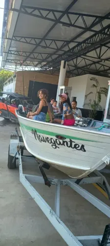 Barco excelente motor novo não tem 10 hs
