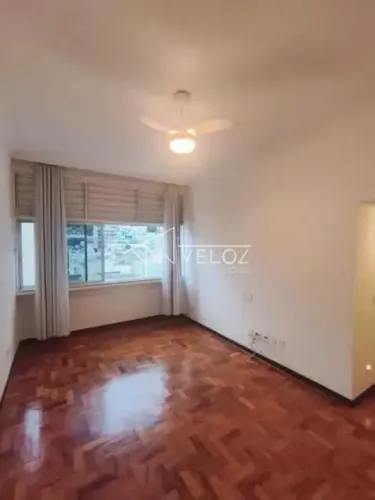 Apartamento : / Residencial / Humaitá