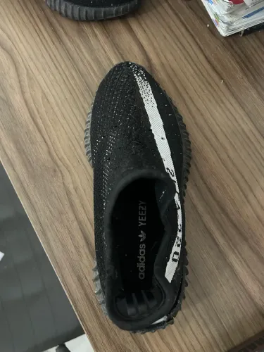 Tênis adidas Yeezy boost 