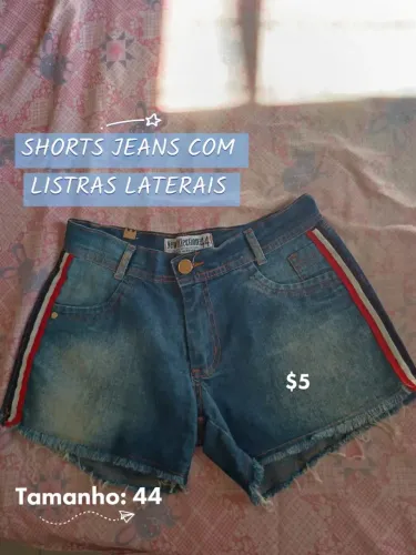 Shorts Jeans com listras esportivas laterais