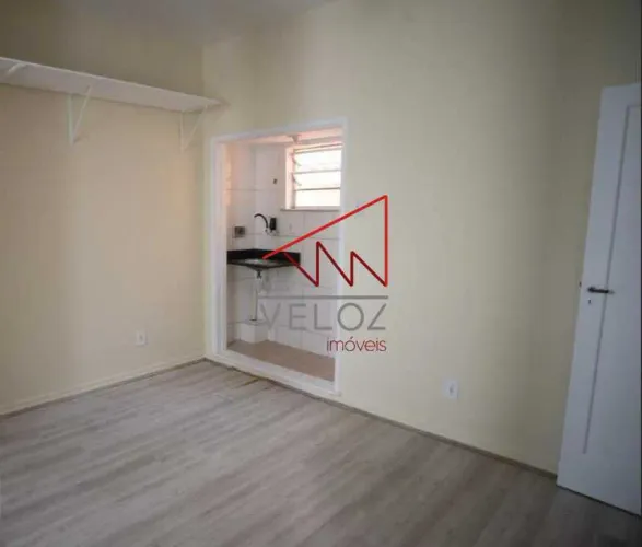Kitnet/Conjugado - / Residencial / Centro