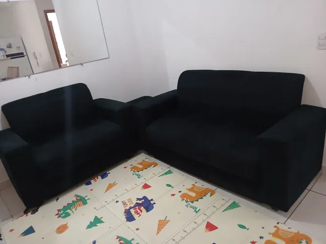 Sofá 2 e 3 lugares+ puff 400 reais