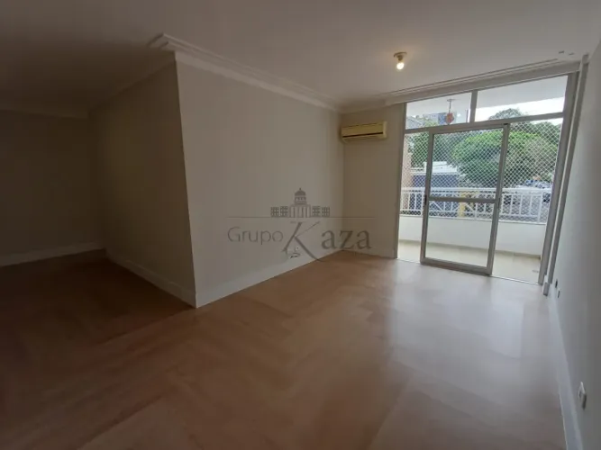 Apartamento - Vila Ema - Residencial Varandas do Maringá - 3 Dormitórios - 95m².