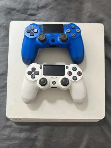 Playstation 04 Slim 1tb e Dois Controles