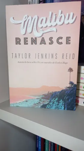 Livro Malibu Renasce de Taylor Jenkins Reid