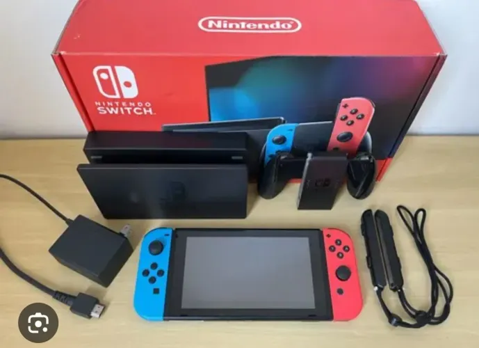 NINTENDO V2 C 10 meses de uso
