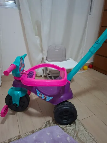 Triciclo motoca infantil