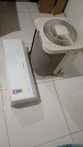 Vendo ar condicionado gree inverter 9 000 BTUs semi novo