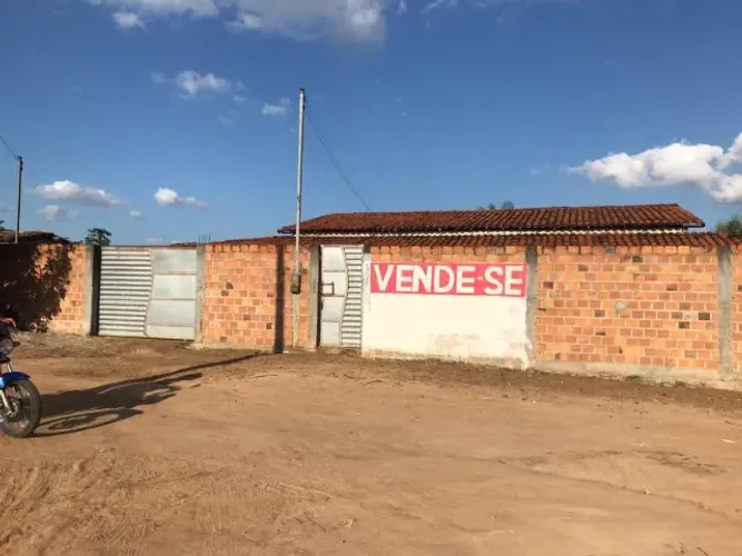 Casa à venda em Serrinha/BA