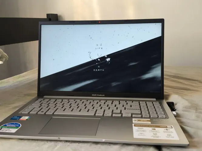 Asus vivobook 15