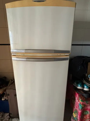 Geladeira Brastemp com motor danificado