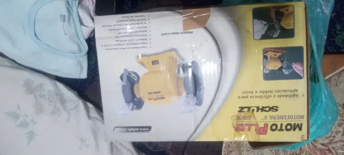 VENDO MOTOR ESMERIL SEMI-NOVO 1/4 R$250,00 TRATAR NO *