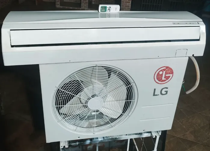 Ar Condicionado 24000 BTUs LG 220v (Instalação Combinar o Valor)