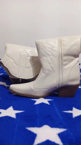 Bota branca 