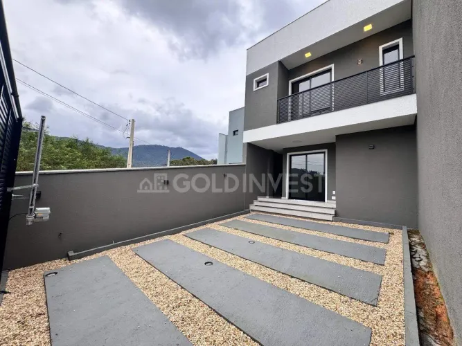 Casa com 3 quartos, sendo 1 suíte, no bairro Aimoré - Guabiruba