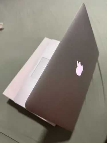 MacBook Air (13,3" A1466) - PARA VENDER LOGO