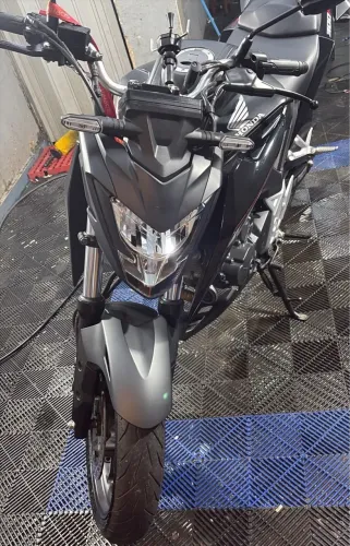 HONDA CB TWISTER 2025 - Pouco rodada