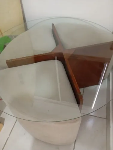 Mesa de centro de vidro