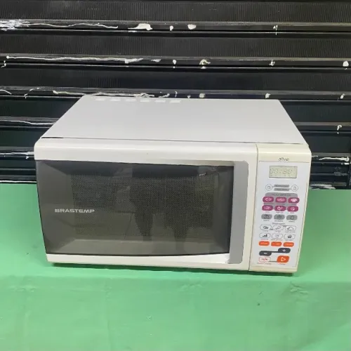 Forno microondas Brastemp de 30 litros