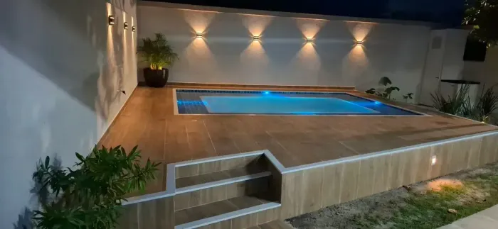 CASA DE ALTO PADRÃO A VENDA A 100 METROS DA LAGOA.